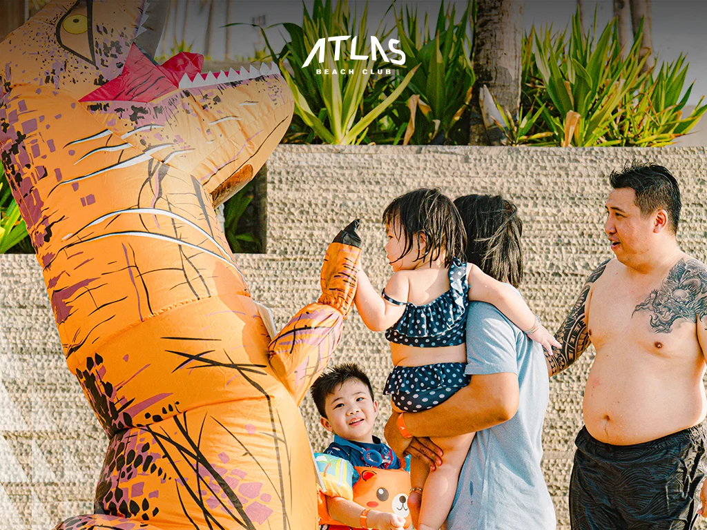 Iconic Dino, Dino in Atlas, kids with Dino, bali with kids